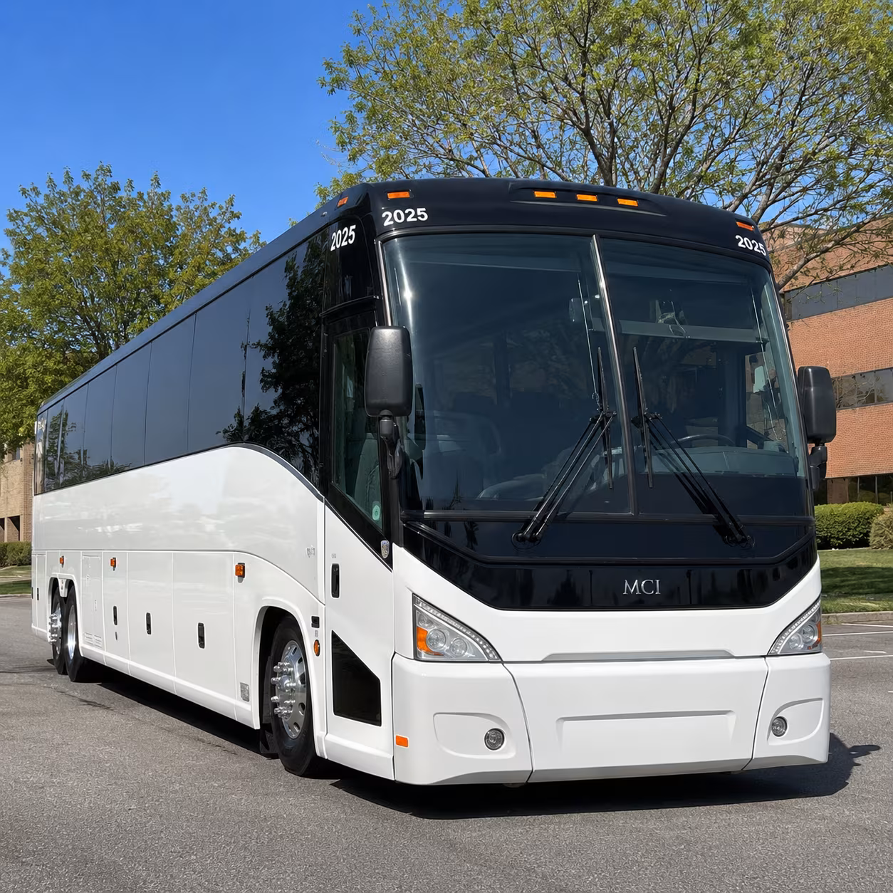airport shuttle buses to san antonio international and austin bergstrom